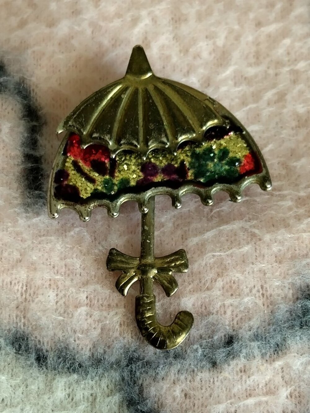 VINTAGE UNBRELLA BROOCH